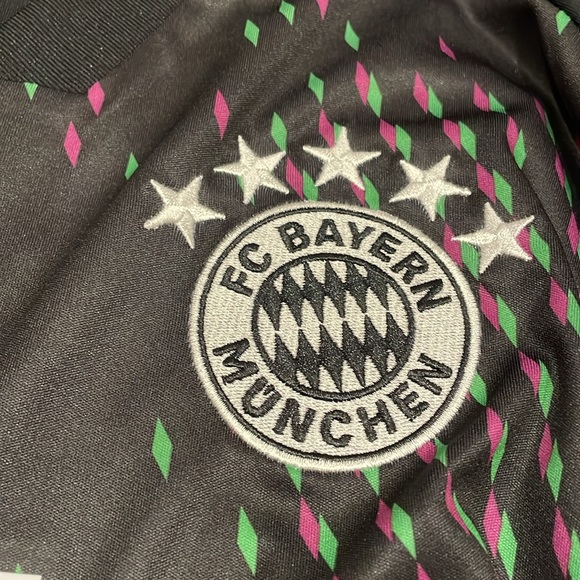 Men's Adidas Davies Bayern Munich Away Jersey 23/24 size L NWT - Picture 9 of 9